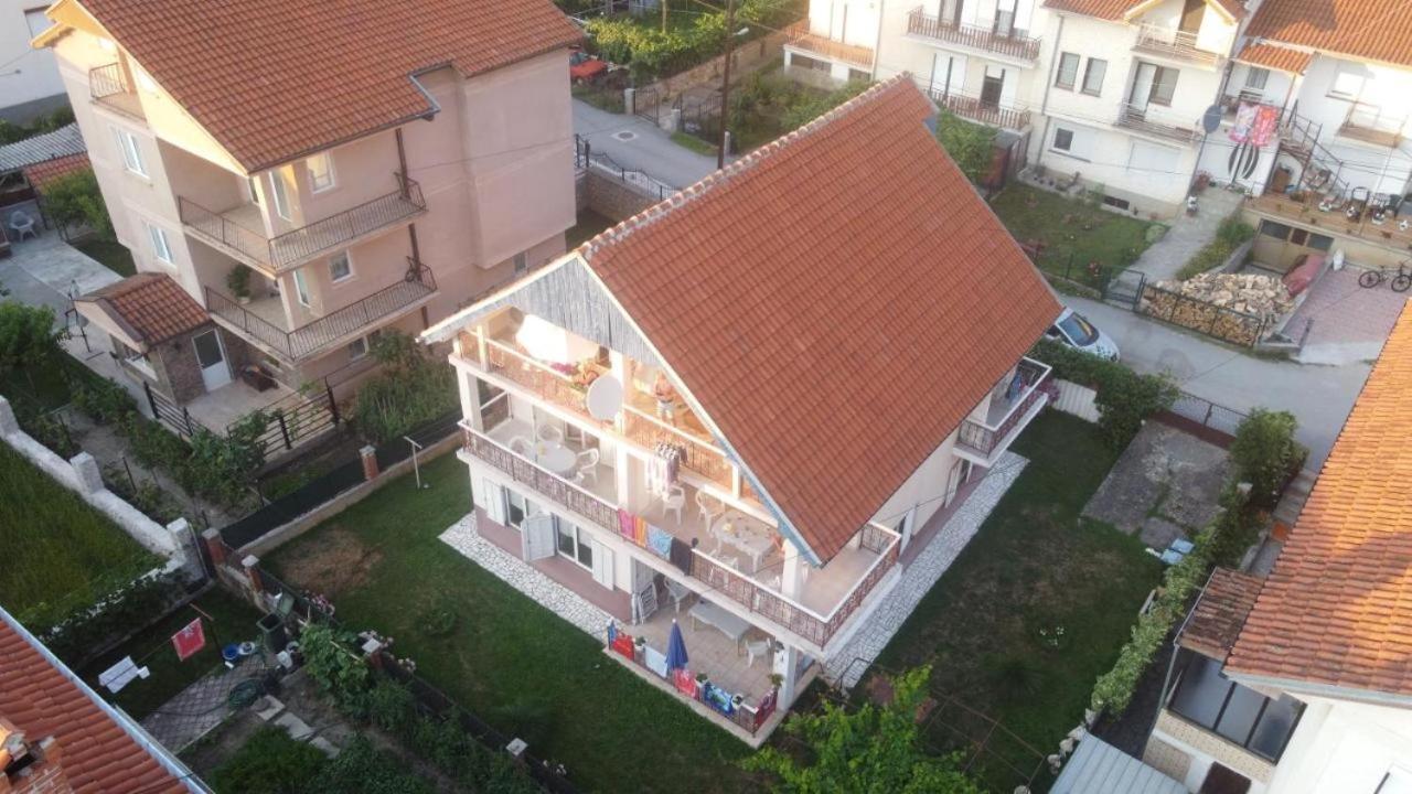 Villa Lakeview Paradise Pestani Exterior photo